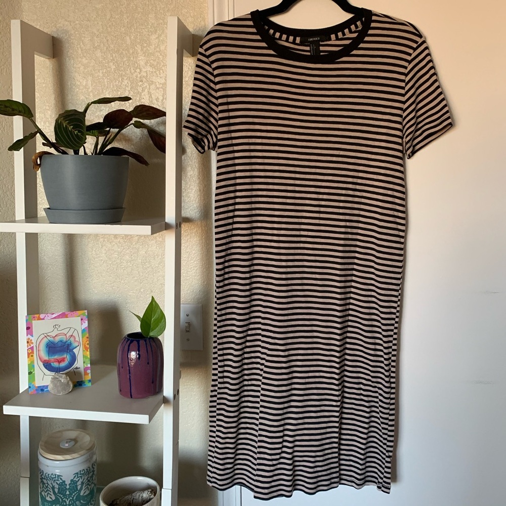 T-SHIRT DRESS🖤comfy laidback striped midi sleeves